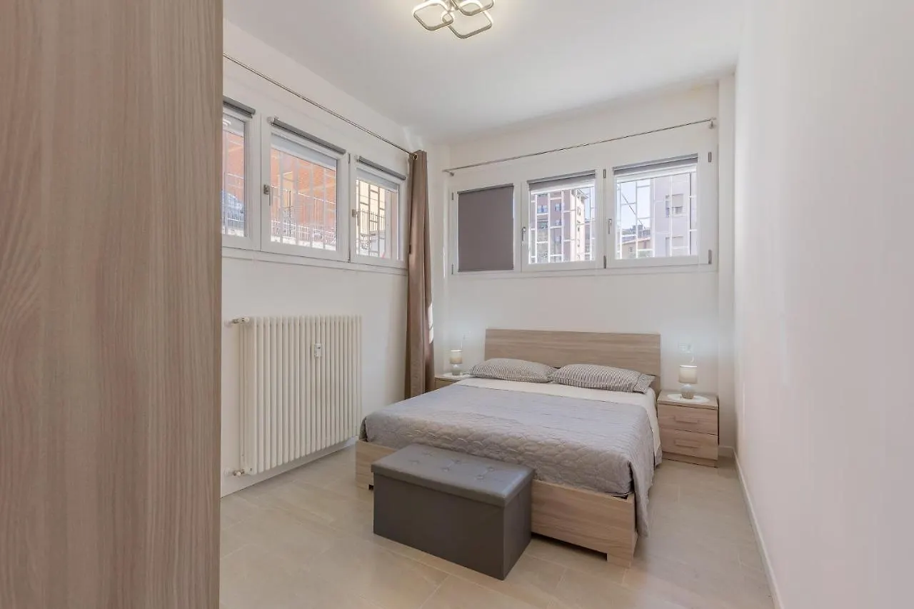 San Donato Fiere Essential Apartment W/Parking Bologna Italy