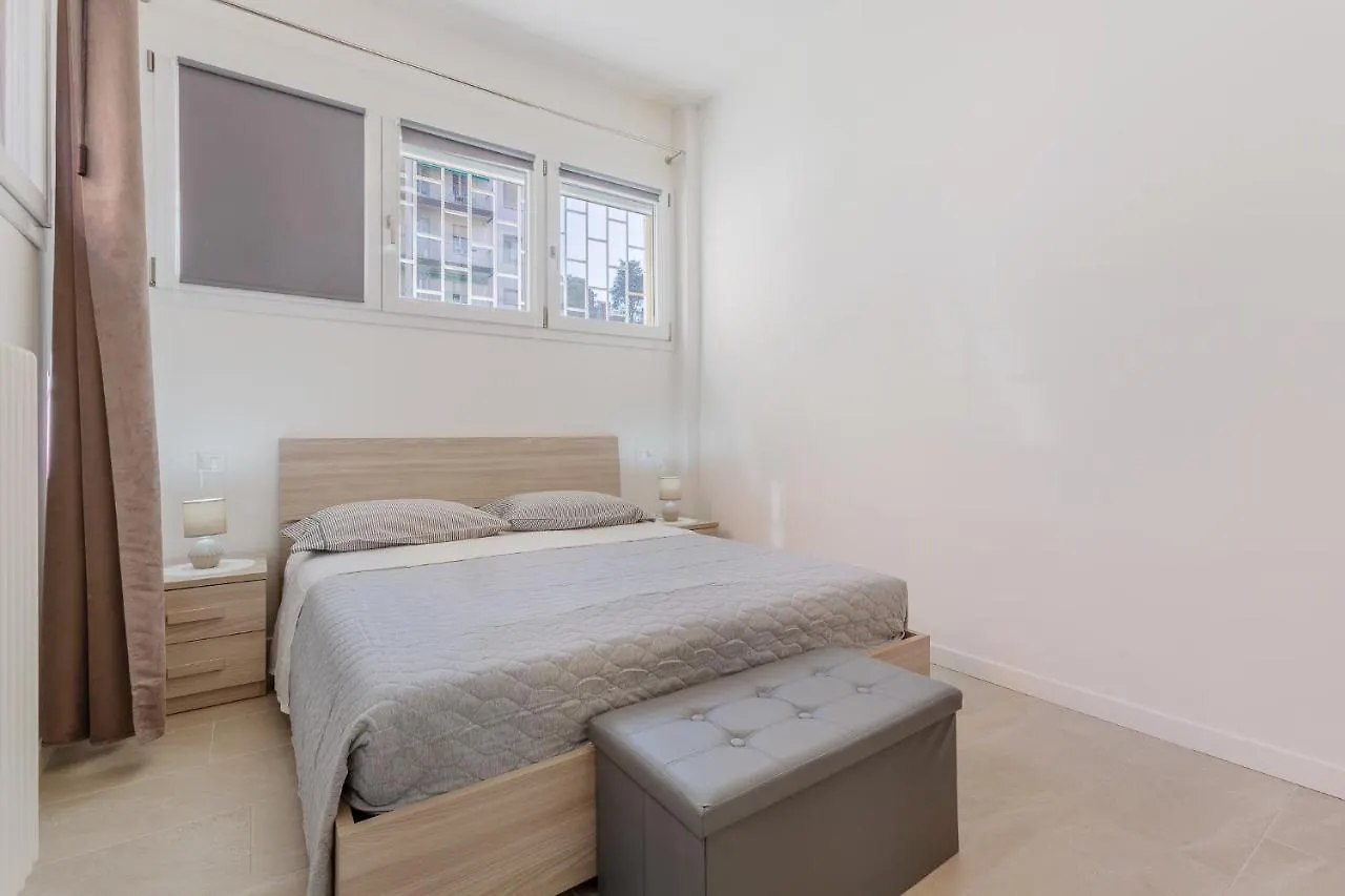 San Donato Fiere Essential Apartment W/Parking Bologna