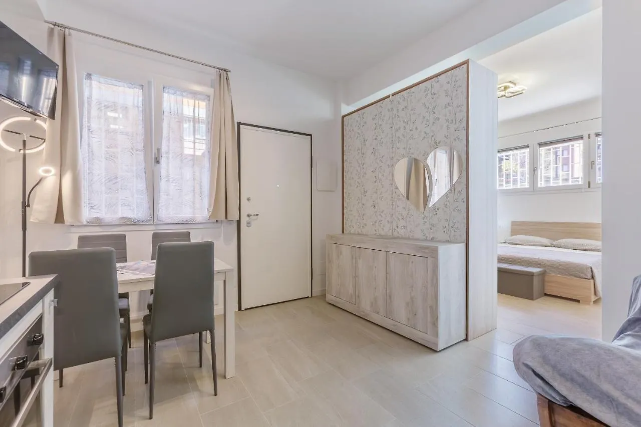 San Donato Fiere Essential Apartment W/Parking Bologna 0*,